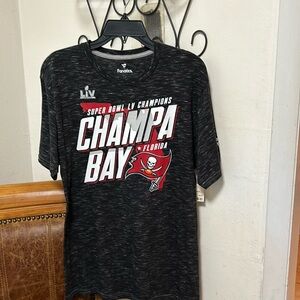 NWT Tampa Bay Buccaneers Superbowl LV Champa Bay Champions Men Dark Grey T-shirt